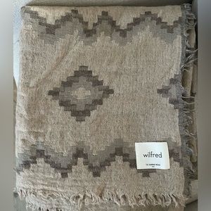 Aritzia Wilfred 100% Wool Scarf